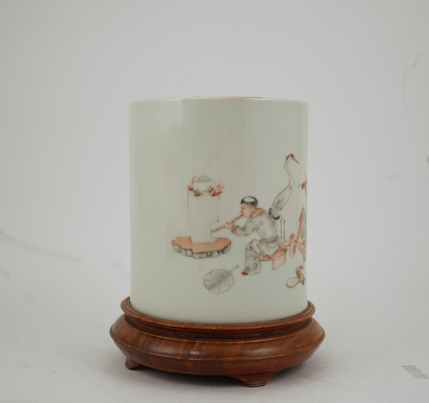 A Chinese enamelled porcelain ‘Li Tieguai’ brushpot, bitong, Republic period